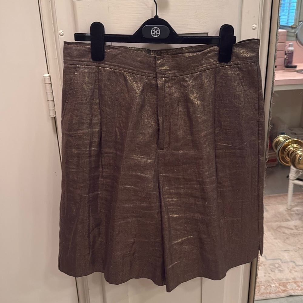 Fabulous copper linen Bermuda shorts.  By Lafayette 148 New York.  Size 10